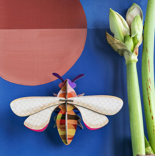 Pequeño Insecto - Honey Bee